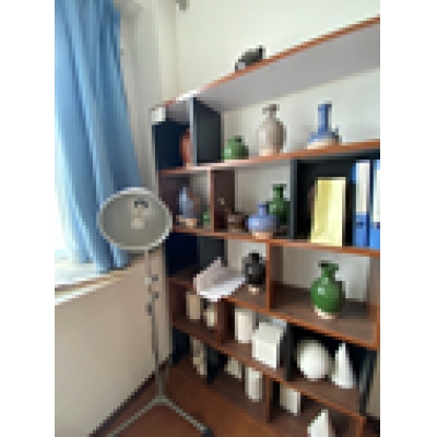 美術(shù)器材架：定制木質(zhì)